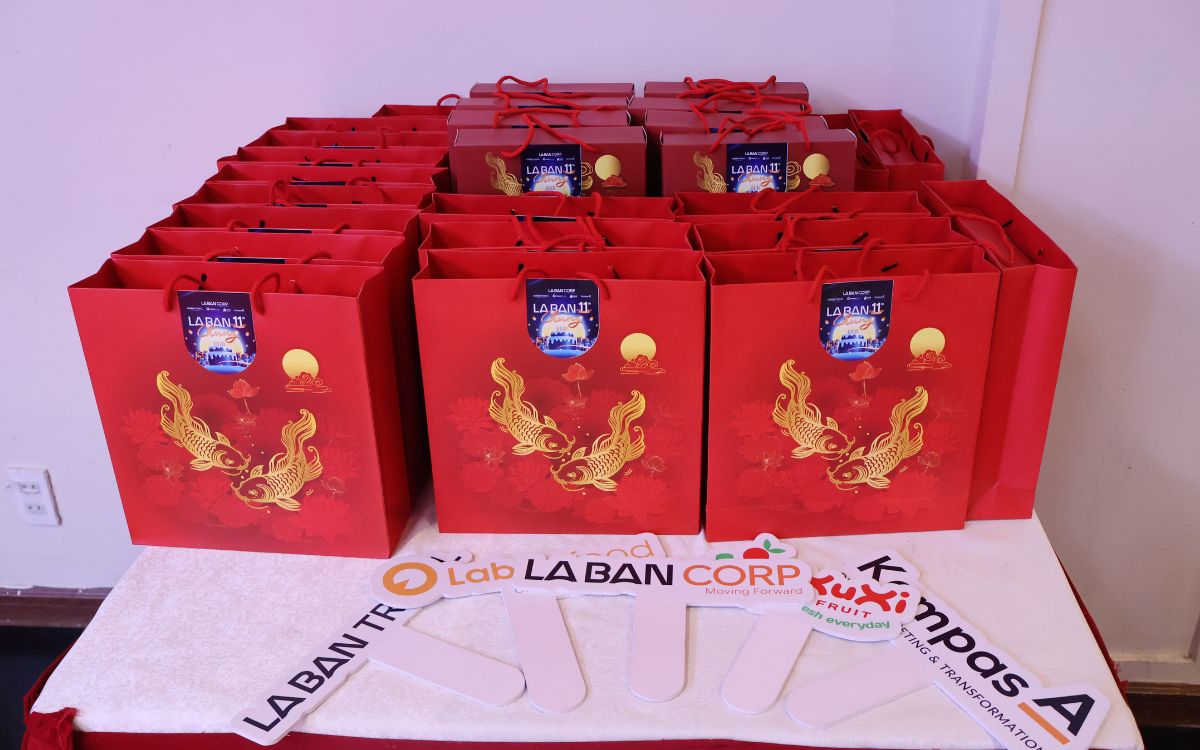 la bàn corp kỷ niệm 11 năm sinh nhật